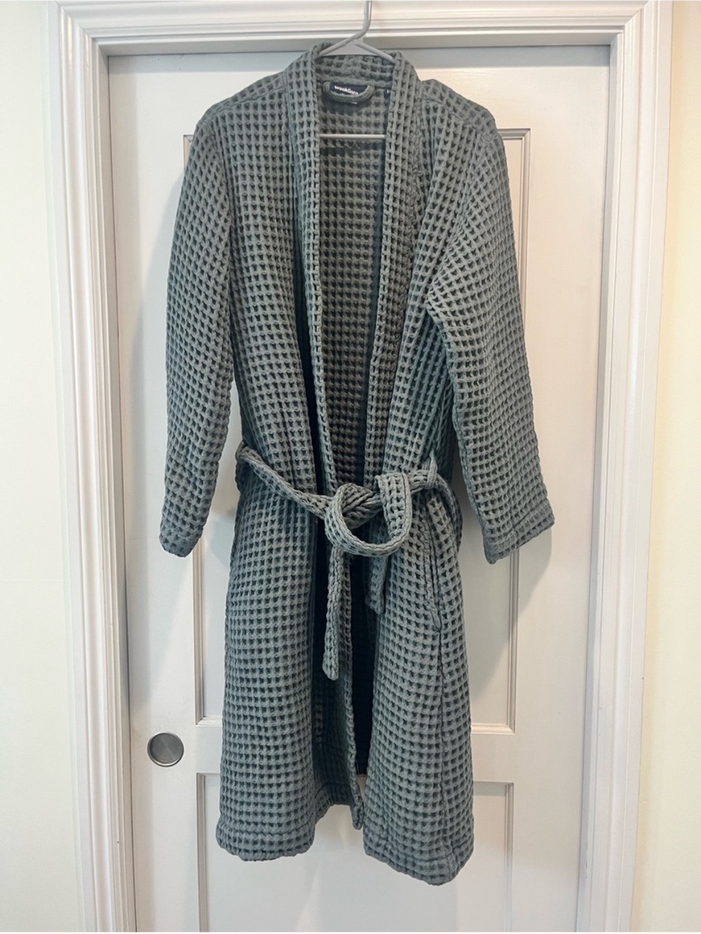 Brooklinen Waffle Knit Robe - Picture 4 of 6